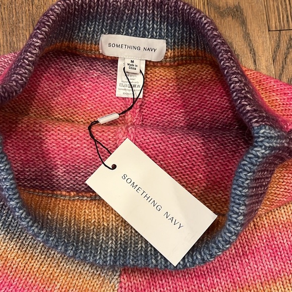 Something Navy poppy Ombre sweater rainbow shorts - Picture 8 of 9